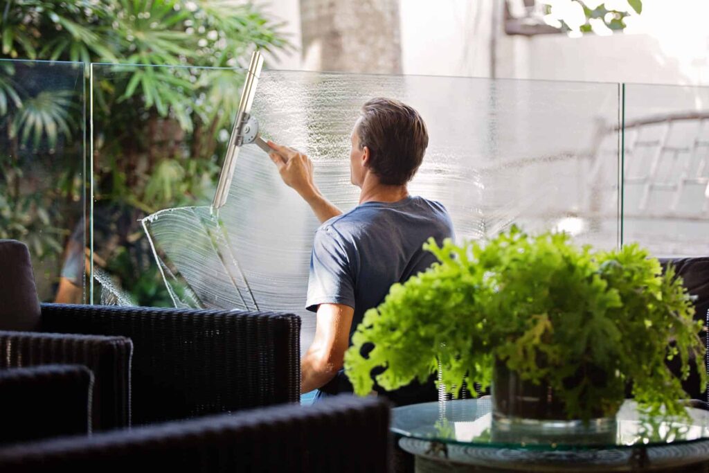 Power washing and window cleaning pexels nathan cowley 713297